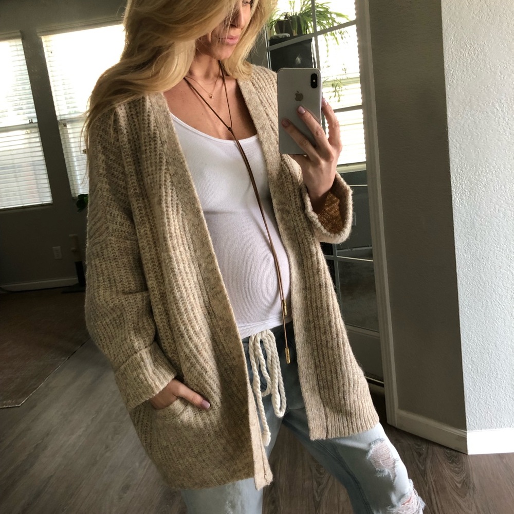 🚫 SOLD OUT | Oversized Knit - Picture 2 of 8
